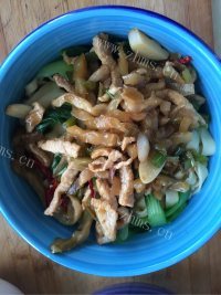 美味的榨菜肉丝面做法图解6)