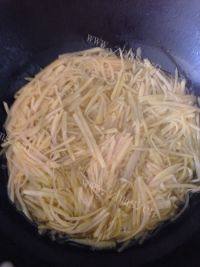 美味的干煸土豆丝做法图解3)
