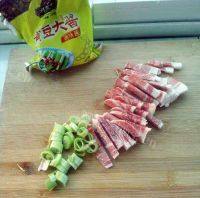 家常菜酱炖芸豆做法图解1)