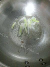 家常鸡蛋炒胡萝卜丝做法图解6)