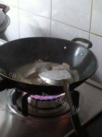 味道不错的糖醋带鱼做法图解3)