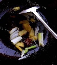 香香的黄豆炖猪蹄做法图解5)