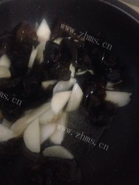 家常菜山药炒木耳做法图解6)