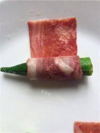 美味的秋葵培根卷做法图解5)