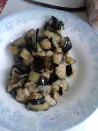 家常菜肉末茄子做法图解8)