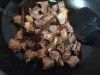 鲜美可口的牛肉炖萝卜做法图解5)