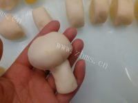 美味的蘑菇奶黄包做法图解8)