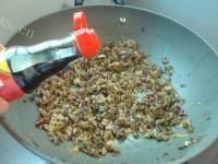 美味的腌菜炒肉做法图解11)