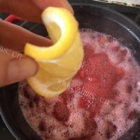 诱人的草莓酱做法图解3)
