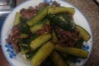 家常菜黄瓜炒牛肉