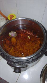 自制猪皮冻做法图解7)