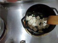 家常菜鸡蛋炒豆腐做法图解5)