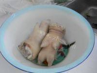家常菜红焖猪蹄做法图解2)