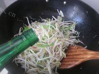 简单的素炒绿豆芽做法图解5)