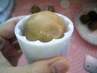 家常竹炭月饼做法图解11)