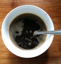 风味独特的苋菜汁炼乳腰果吐司做法图解1)