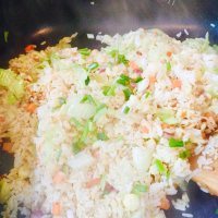 美味的胡萝卜炒饭做法图解9)