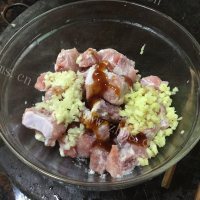 家常菜山药排骨做法图解6)