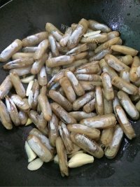 美味的清炒蛏子做法图解4)