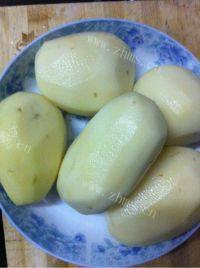 家常菜红烧土豆做法图解1)