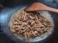 颜值高的笋干炒肉丝做法图解14)