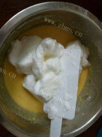 颜值高芒果蛋糕卷做法图解5)