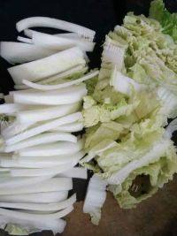 家常香菇焖白菜做法图解2)