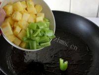 色味俱佳的菠萝鸡丁做法图解9)