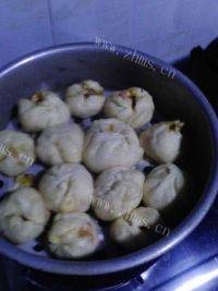 好吃的火腿榨菜肉包子做法图解11)