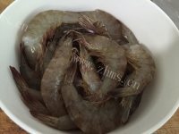 美味鱿鱼须炝大虾做法图解2)