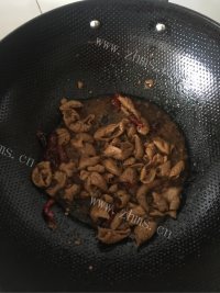 辣炒肥肠做法图解4)