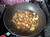 家常土豆烧羊肉做法图解10)