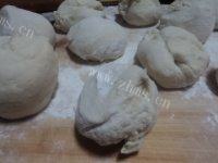 饱满的小猪馒头做法图解2)