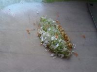 美味的胡萝卜木耳素蒸饺做法图解4)