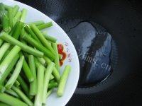 家常蒜薹鸡蛋做法图解5)
