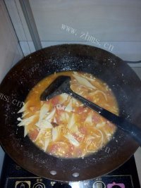 暖暖的西红柿鸡蛋面片汤做法图解6)