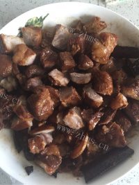 美味的梅干菜烧肉做法图解3)