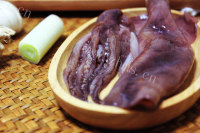 美味的彩椒鱿鱼做法图解2)