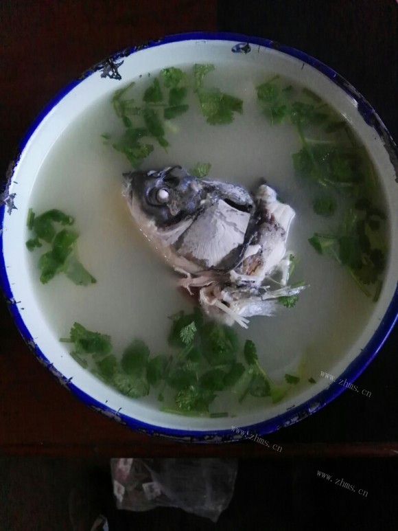 喷香的鱼头豆腐汤