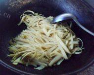 干豆腐炒韭菜做法图解6)