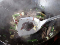 好吃冬笋炒黑豆腐竹做法图解12)