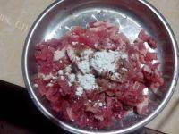 自制酸豆角炒肉末做法图解2)