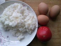 美味的西红柿鸡蛋炒饭做法图解1)