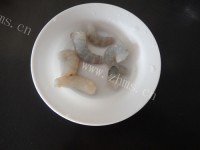 美味的牛油果虾仁沙拉做法图解3)