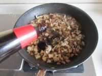 营养美食香菇肉酱茄子煲做法图解9)