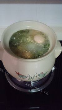 荠菜煮鸡蛋做法图解7)