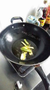 营养丰富的土豆炖牛肉做法图解5)