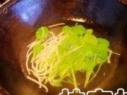 骨汤河粉做法图解3)