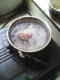自制炒牛肉丝做法图解1)