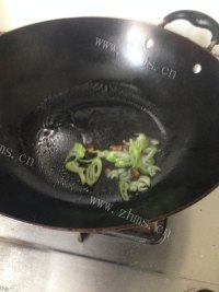 好吃的炒黄豆芽做法图解4)